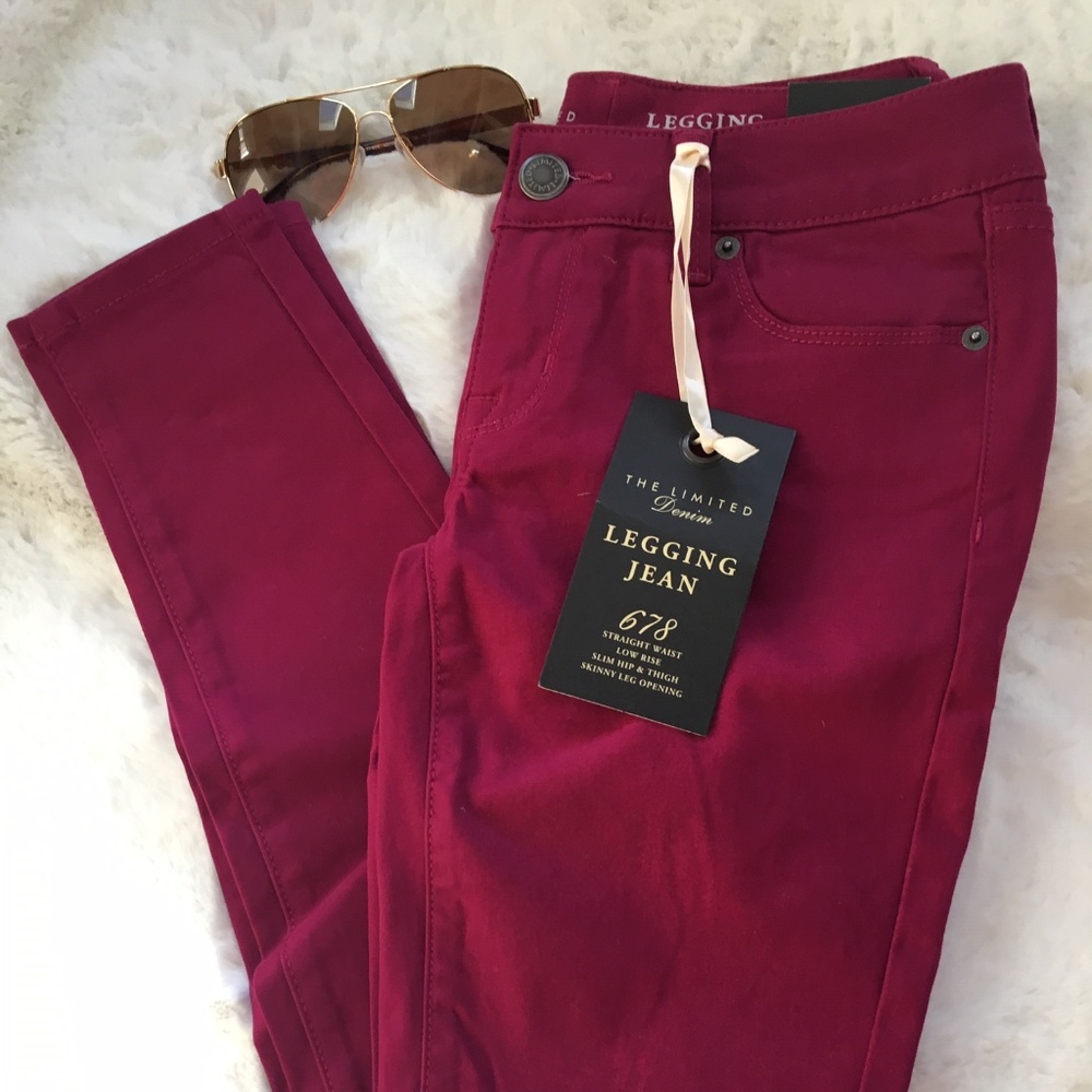 🎉HP🎉 NWT Limited 678 Soft Legging Jeans